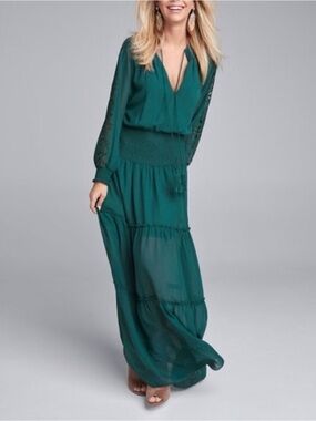 VENUS Green V-Neck Long Sleeve Smocked Waist Tiered Maxi Dress